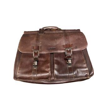 Kenneth Cole Reaction Brown Leather Briefcase